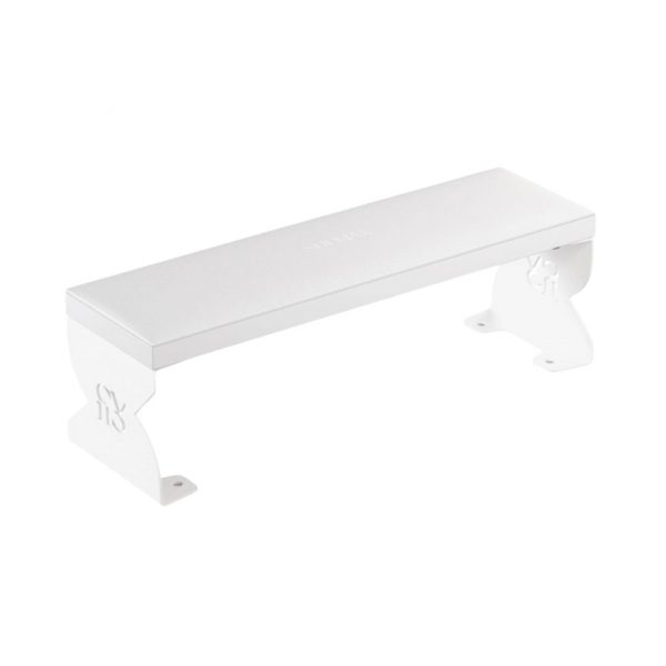 repose main manucure blanc